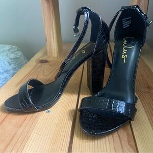 LULUS Women’s 7.5 Black Croc Embossed Ankle Strap Chunky Party Heels cocktail